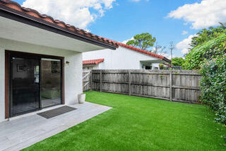 13483 Fountain View Boulevard