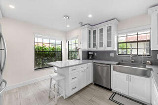 13483 Fountain View Boulevard