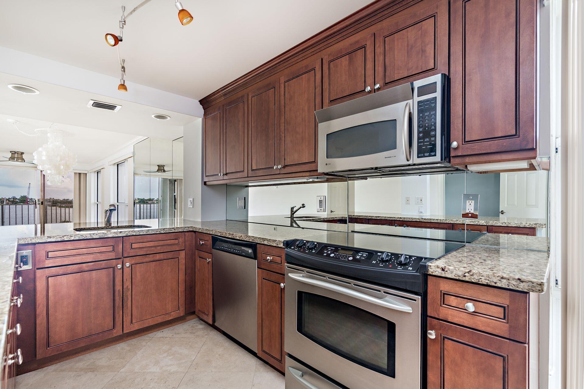 3901 S Flagler Drive 503