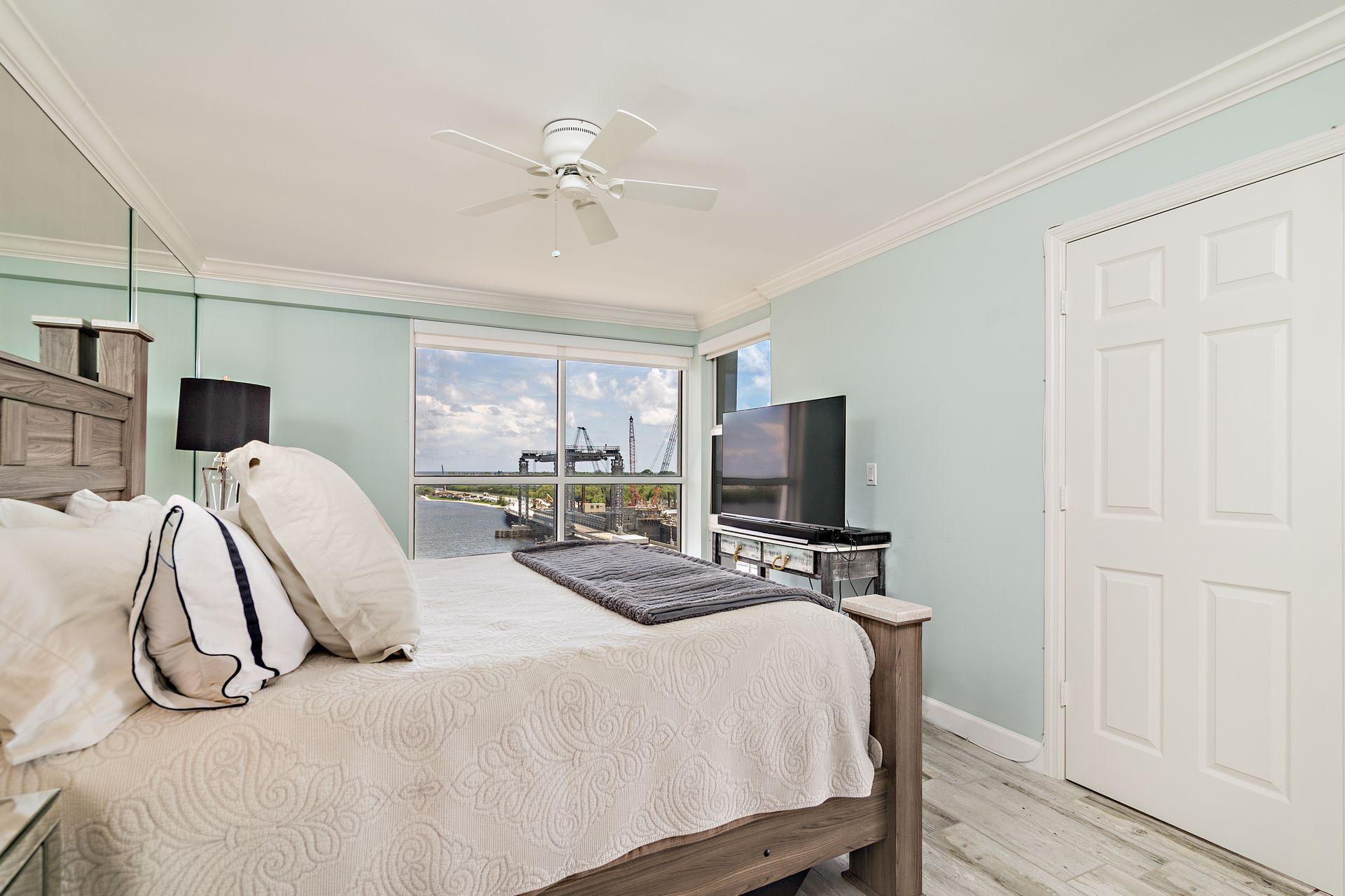 3901 S Flagler Drive 903