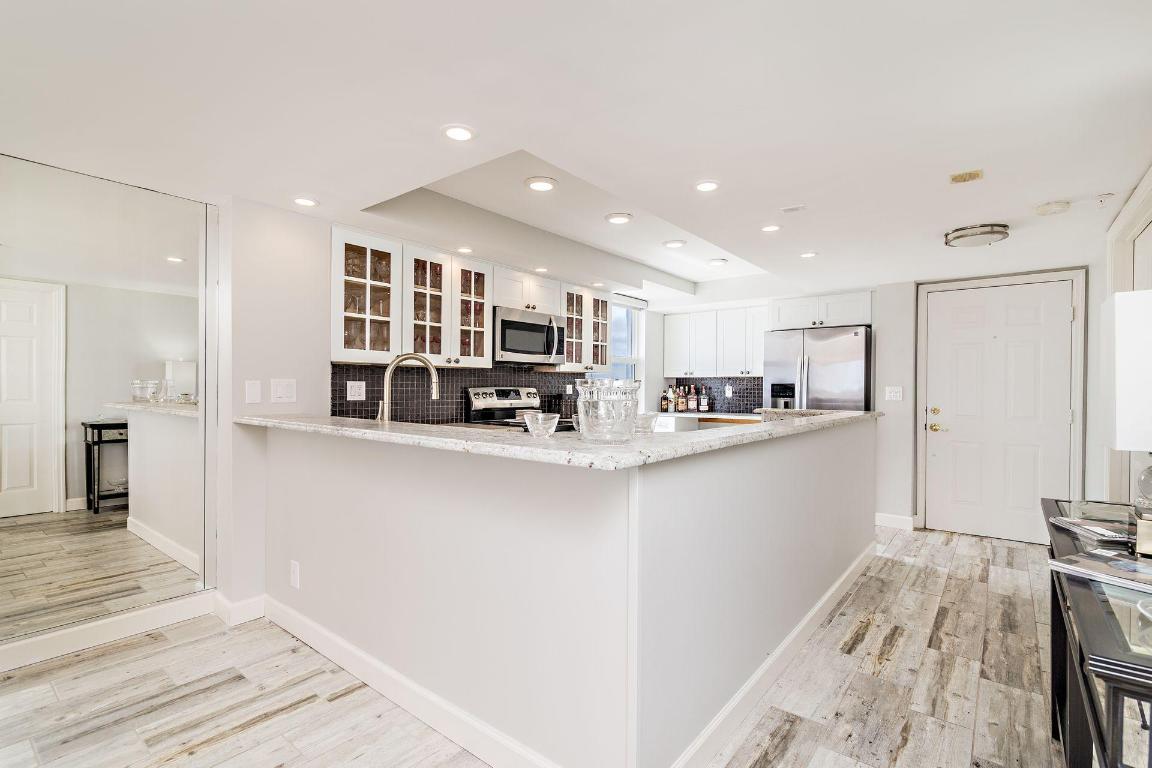 3901 S Flagler Drive 903