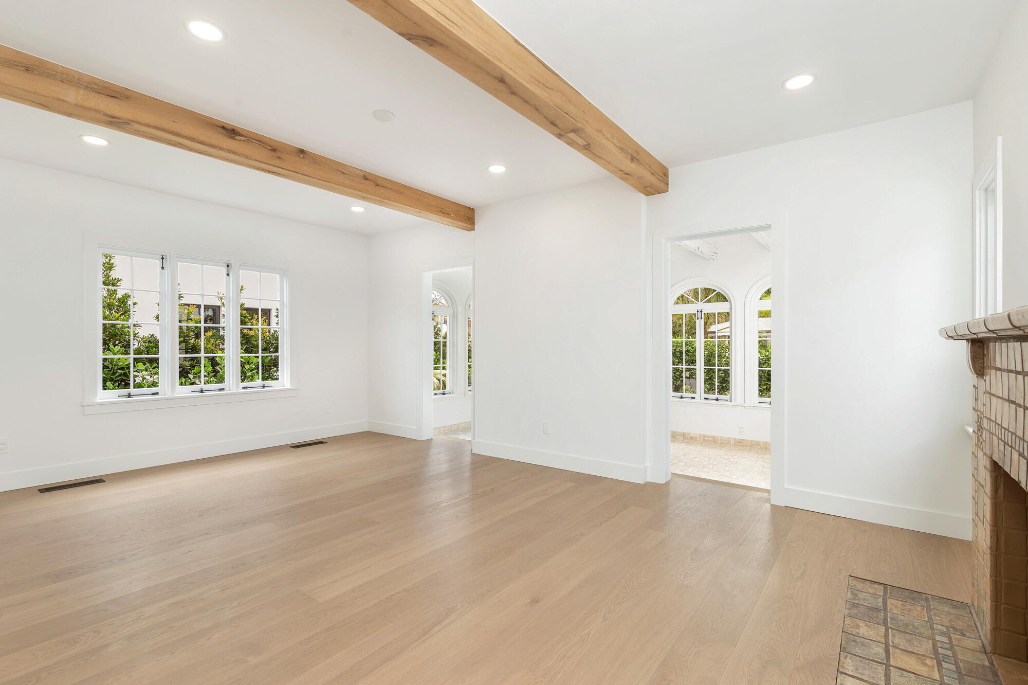 319 Valencia Road