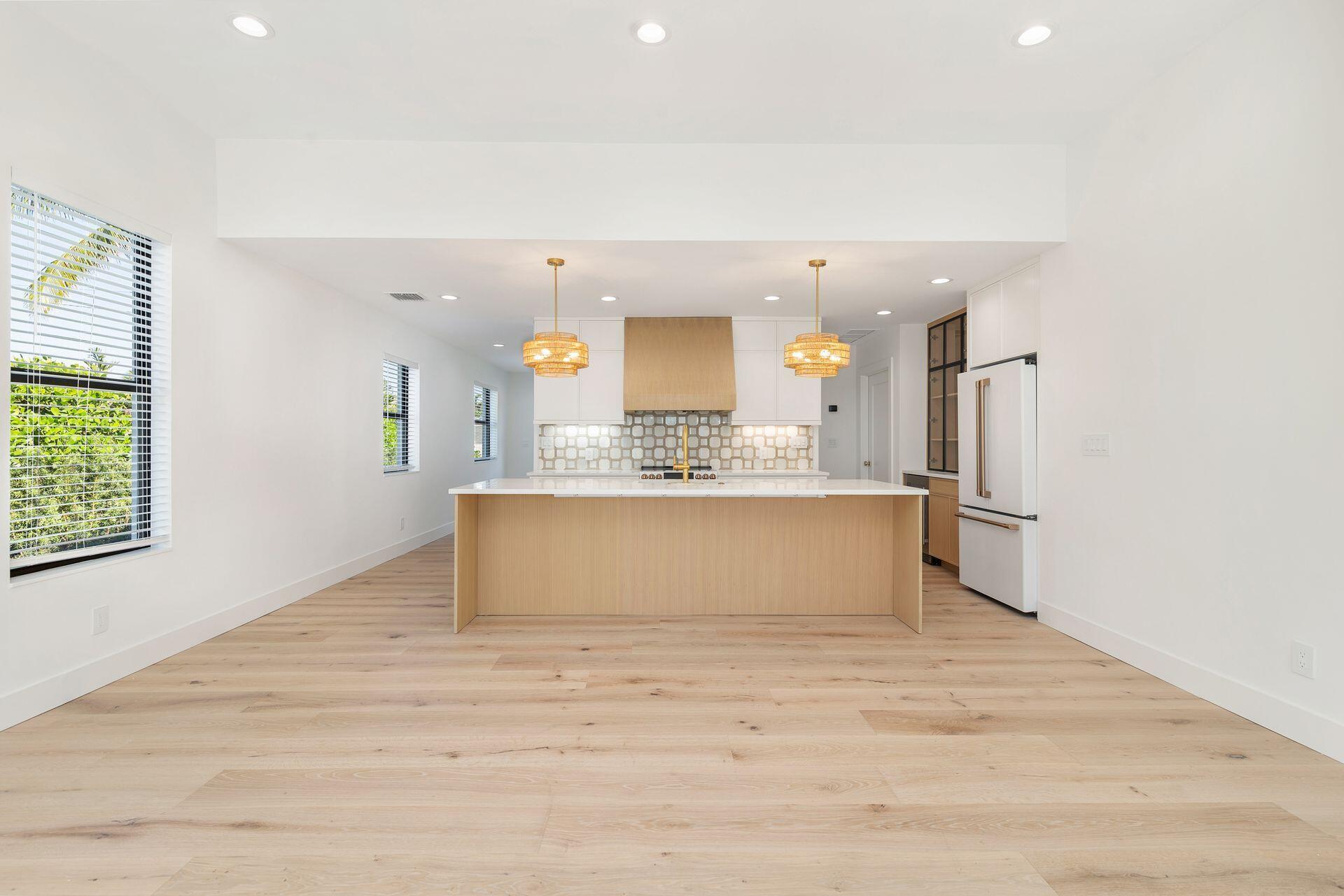 338 Alhambra Place