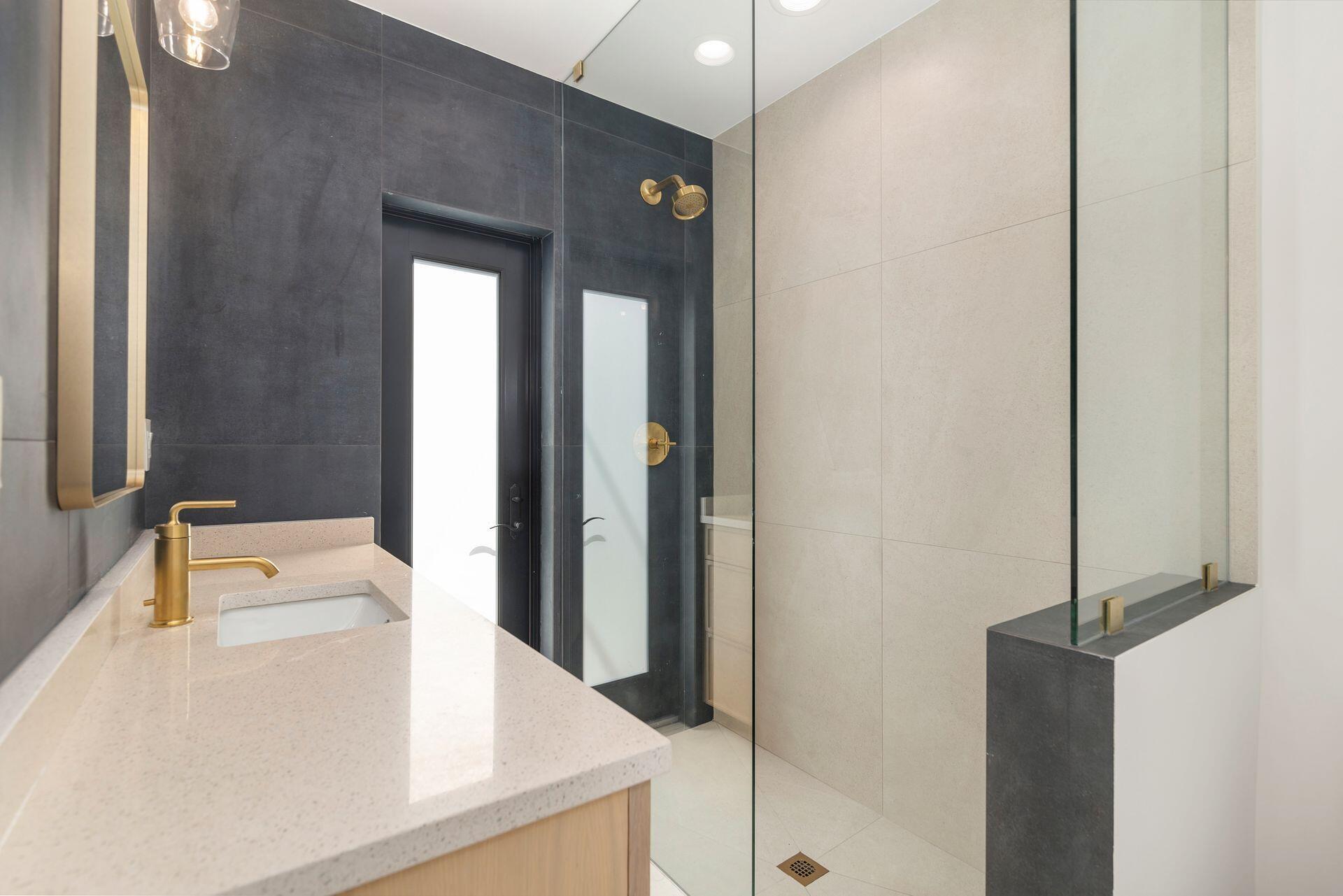 338 Alhambra Place