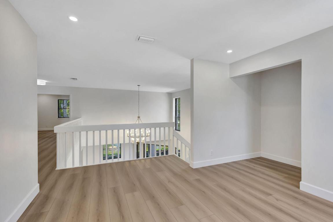 1722 Shoreside Circle