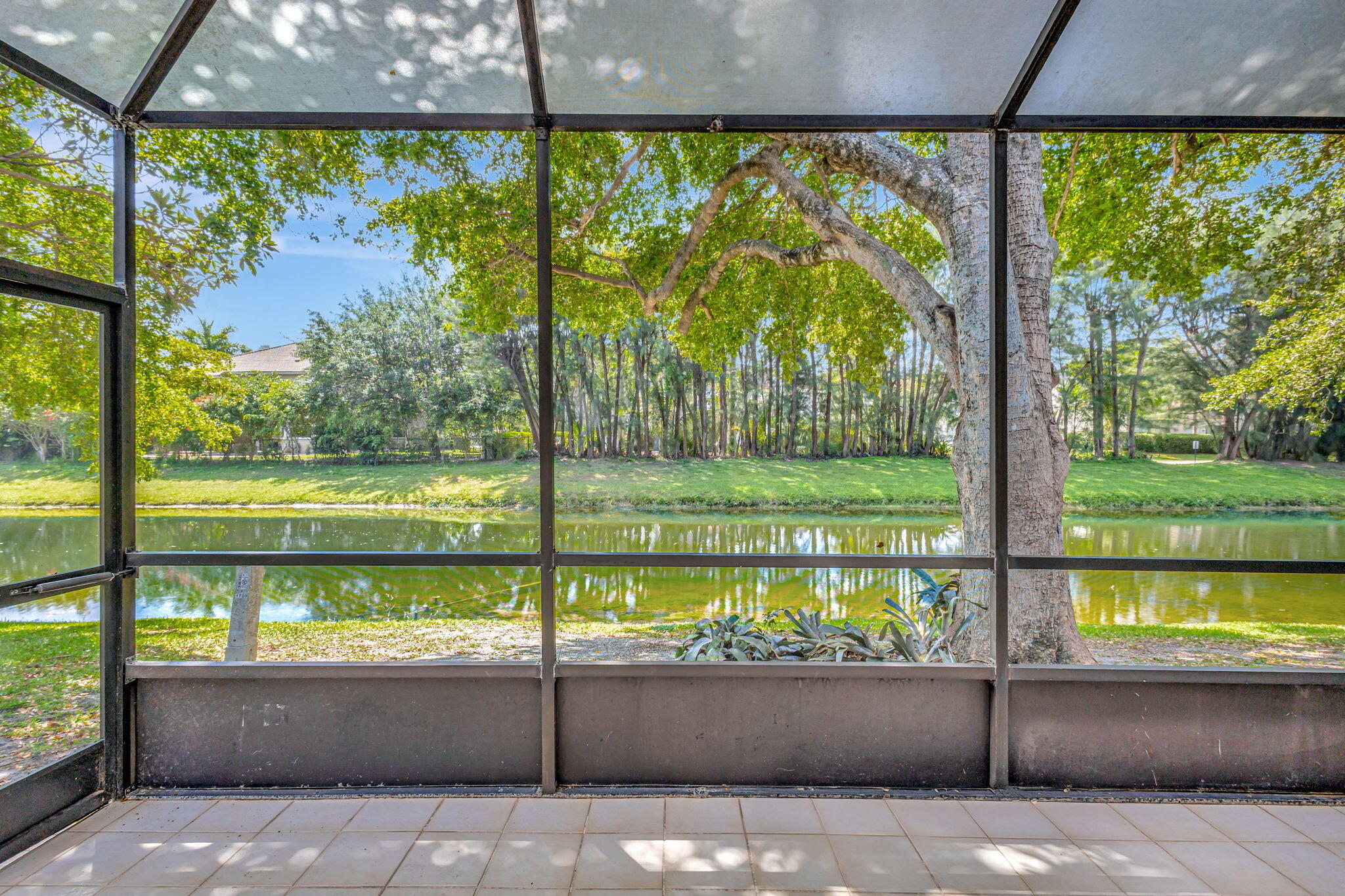 1722 Shoreside Circle