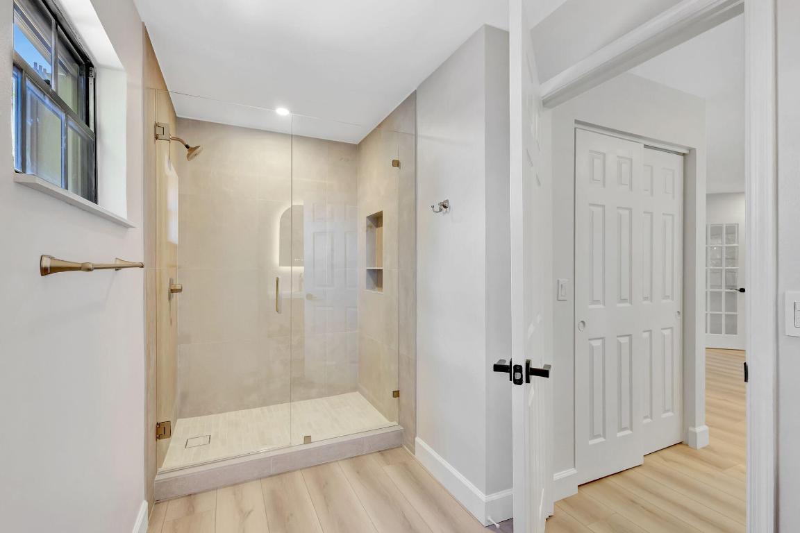 1722 Shoreside Circle