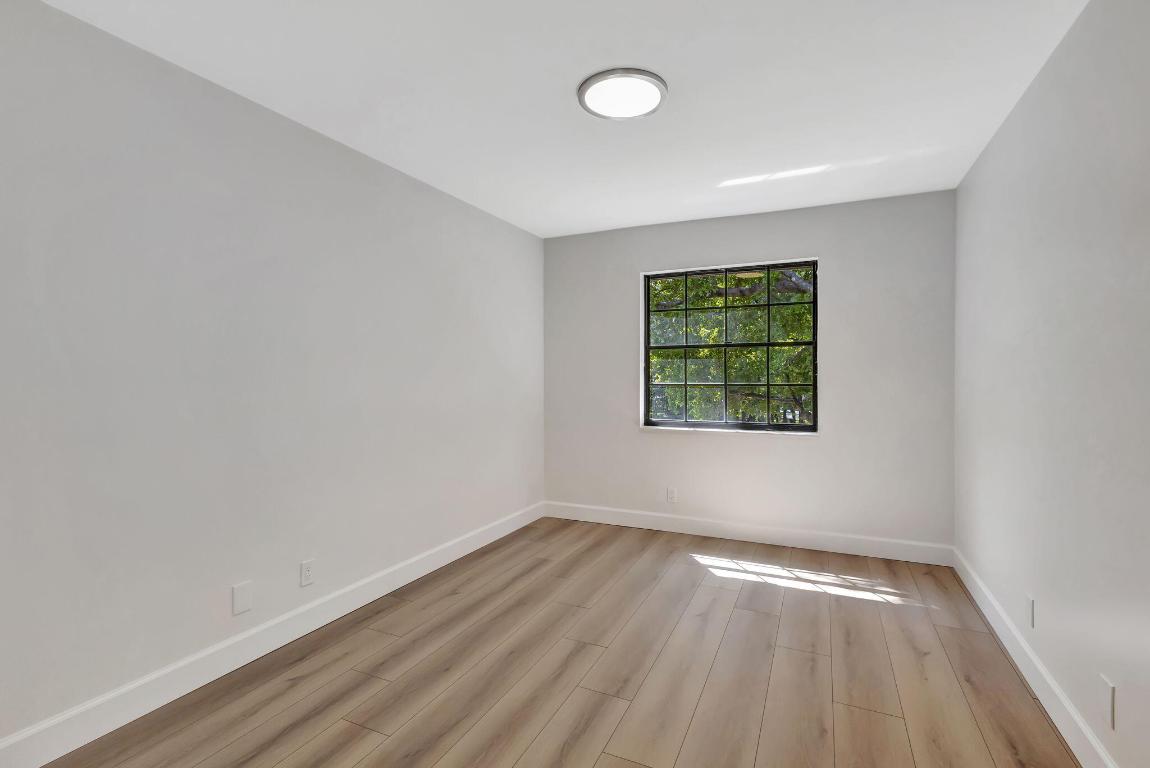 1722 Shoreside Circle