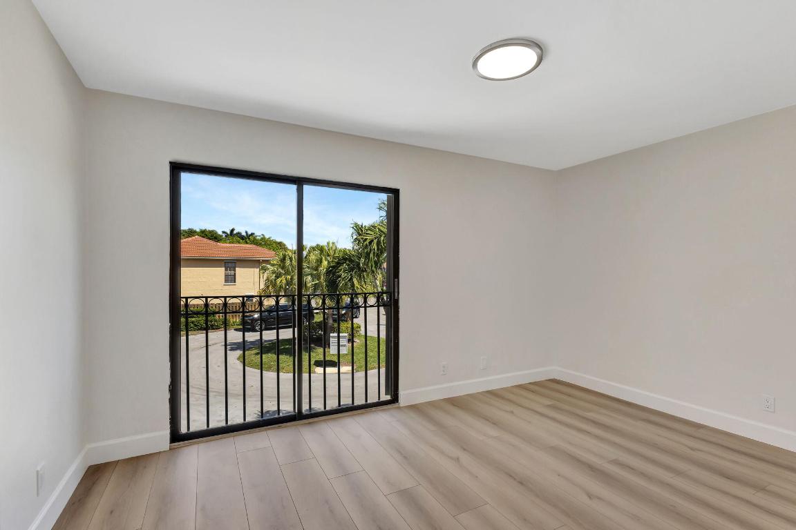 1722 Shoreside Circle