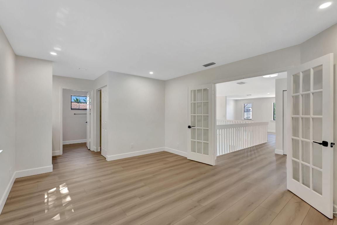 1722 Shoreside Circle