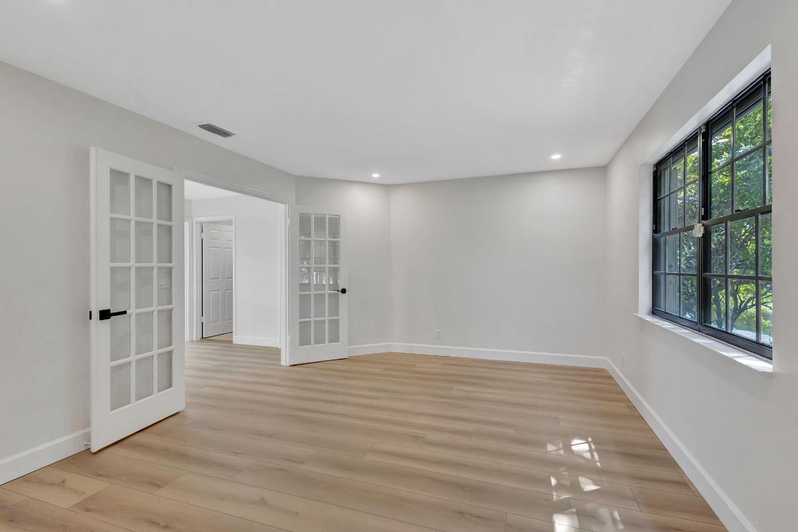 1722 Shoreside Circle