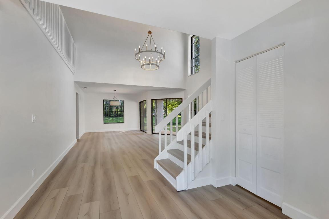 1722 Shoreside Circle