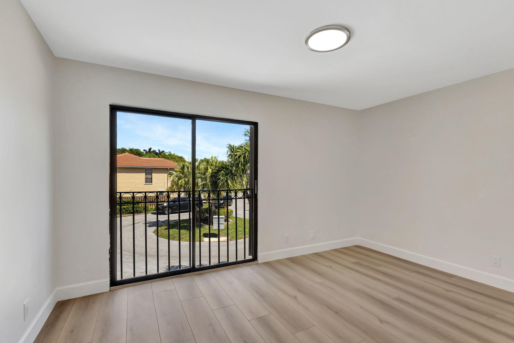 1722 Shoreside Circle