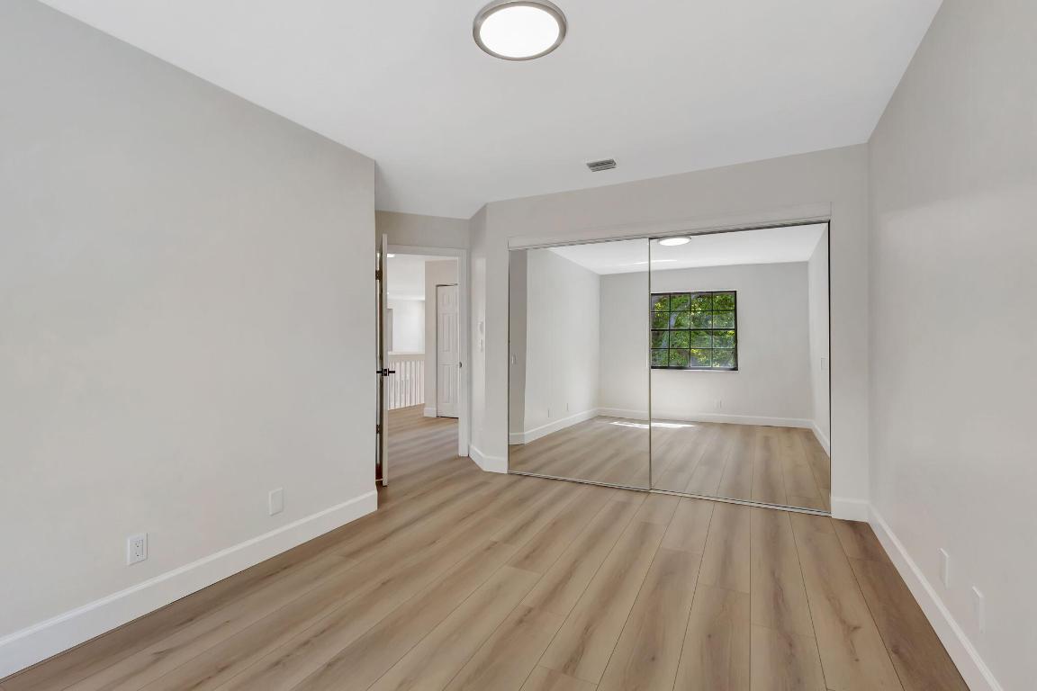 1722 Shoreside Circle