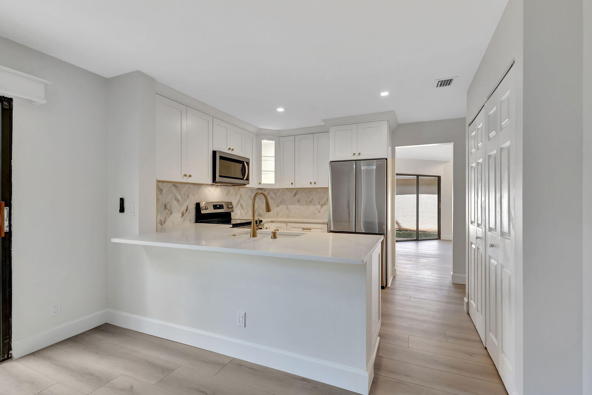 1722 Shoreside Circle