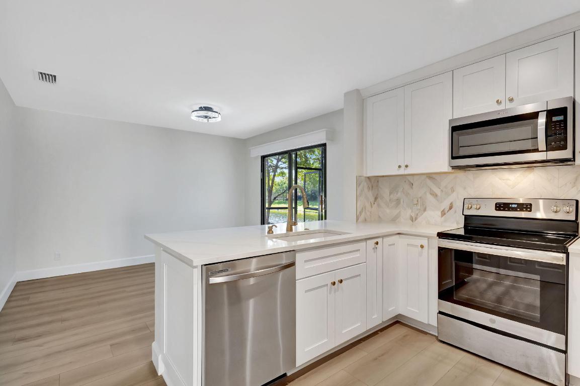 1722 Shoreside Circle