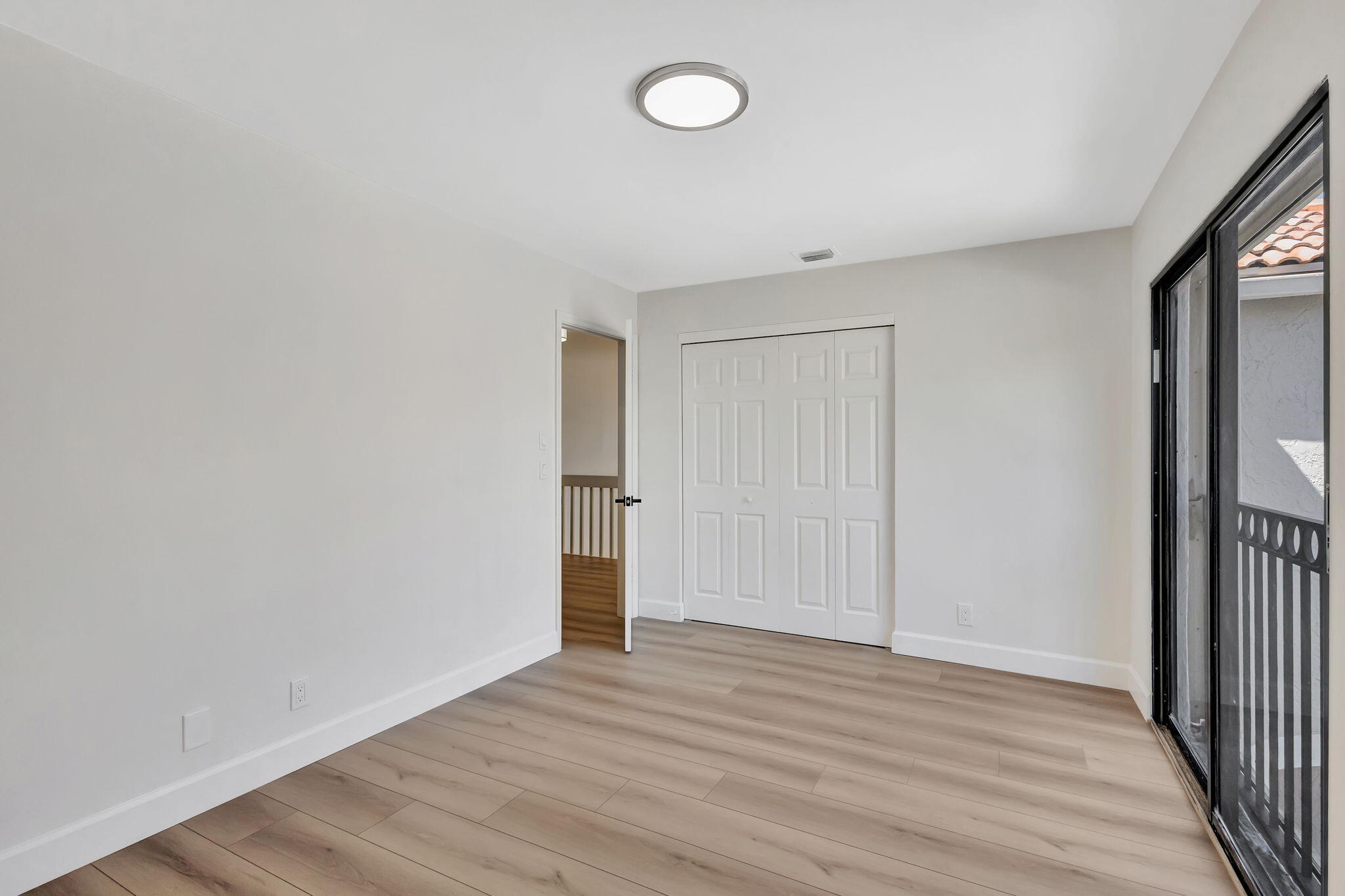 1722 Shoreside Circle