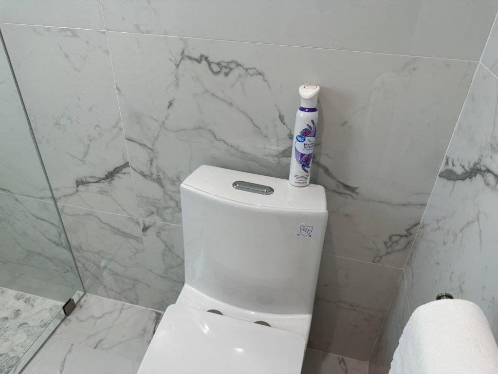 1925 Shower Tree Way