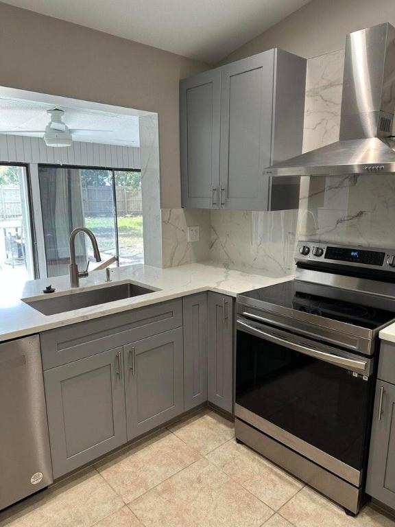 1925 Shower Tree Way