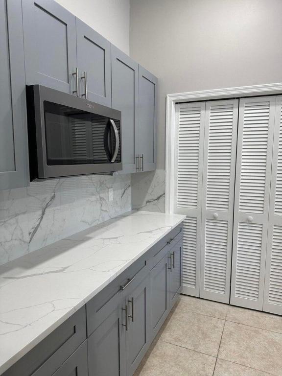 1925 Shower Tree Way