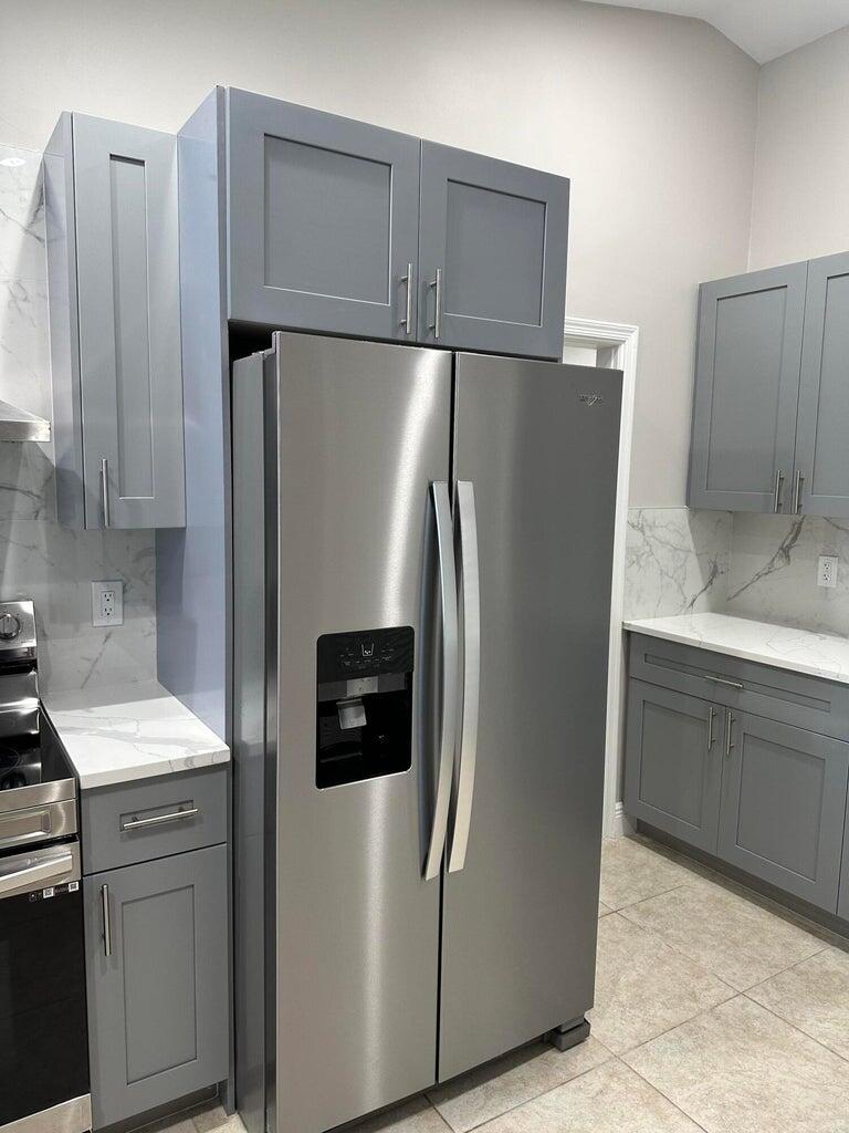 1925 Shower Tree Way