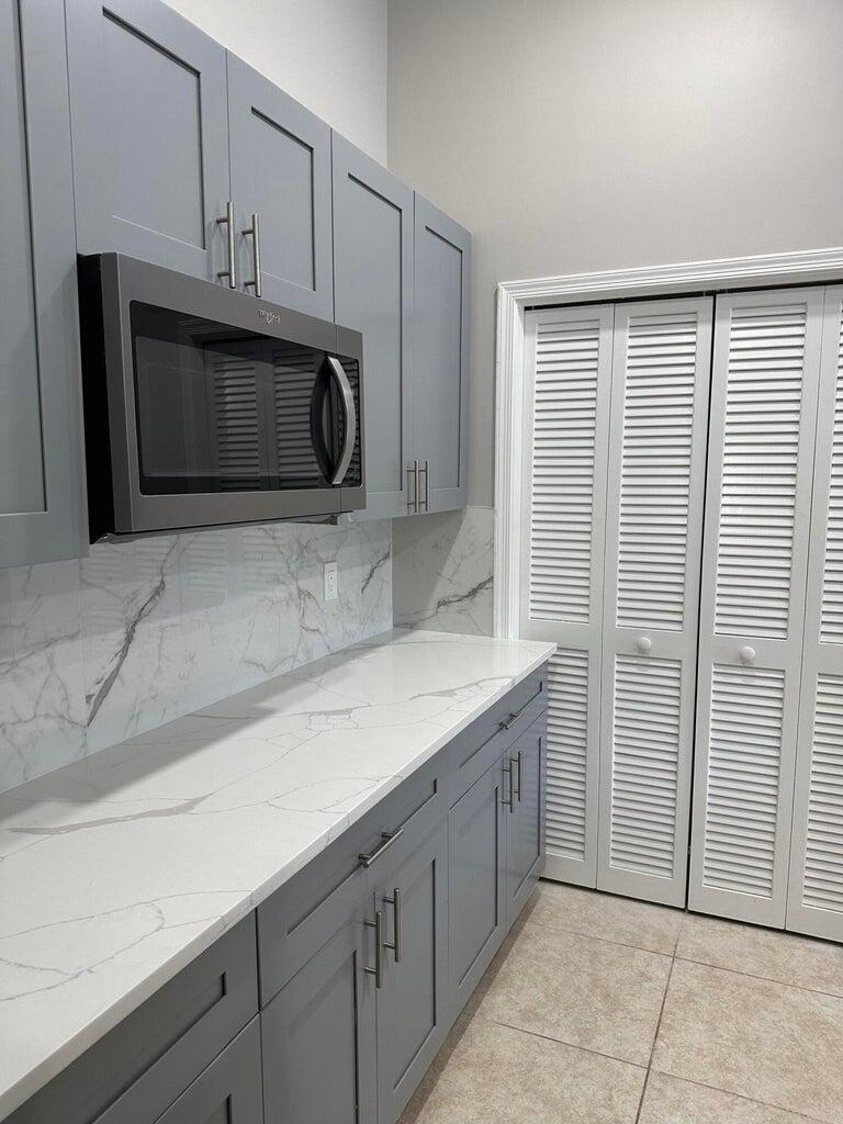 1925 Shower Tree Way