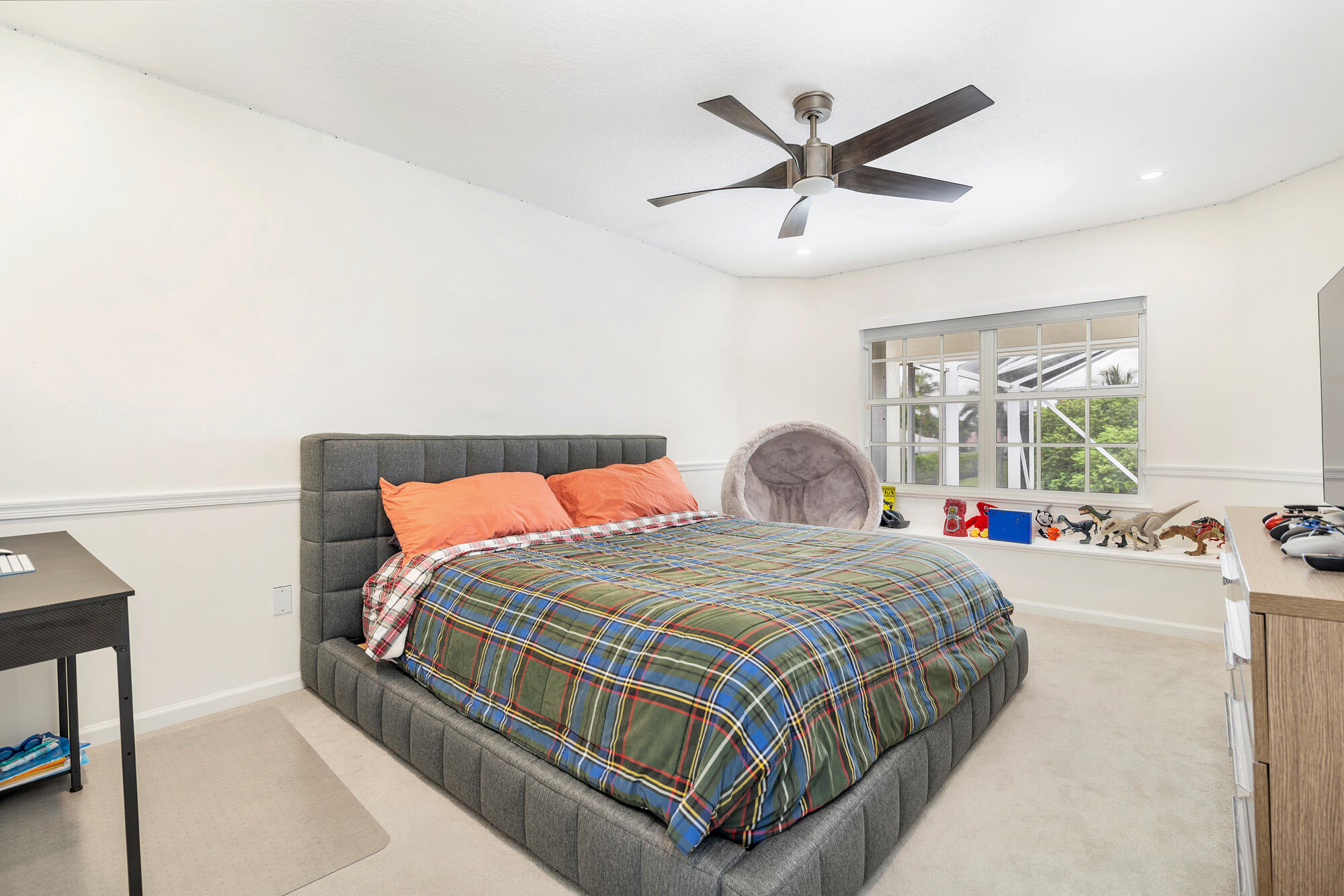 15395 Hawker Lane