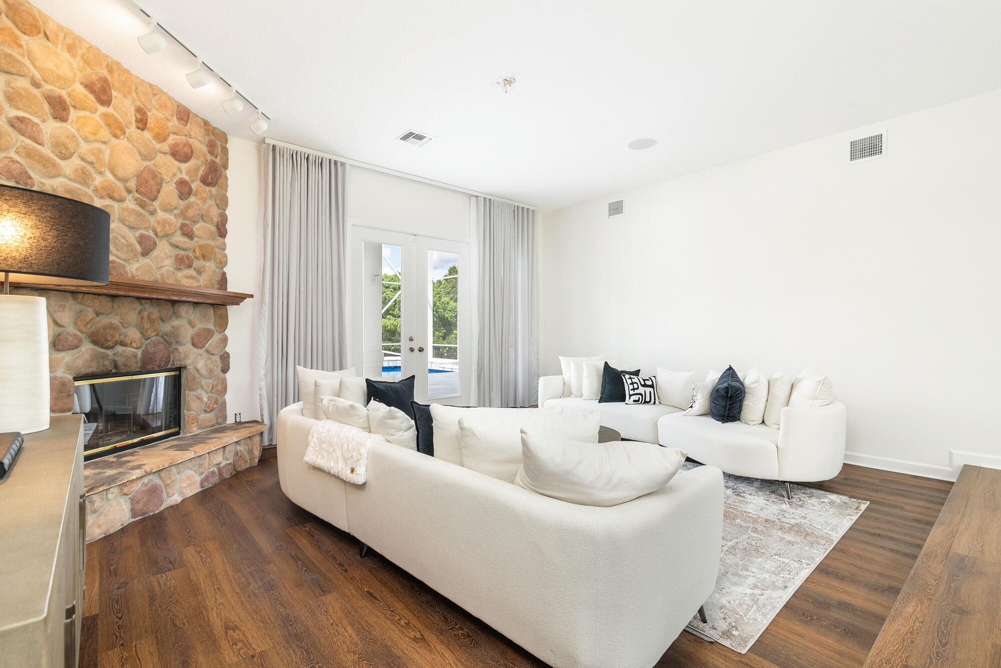 15395 Hawker Lane