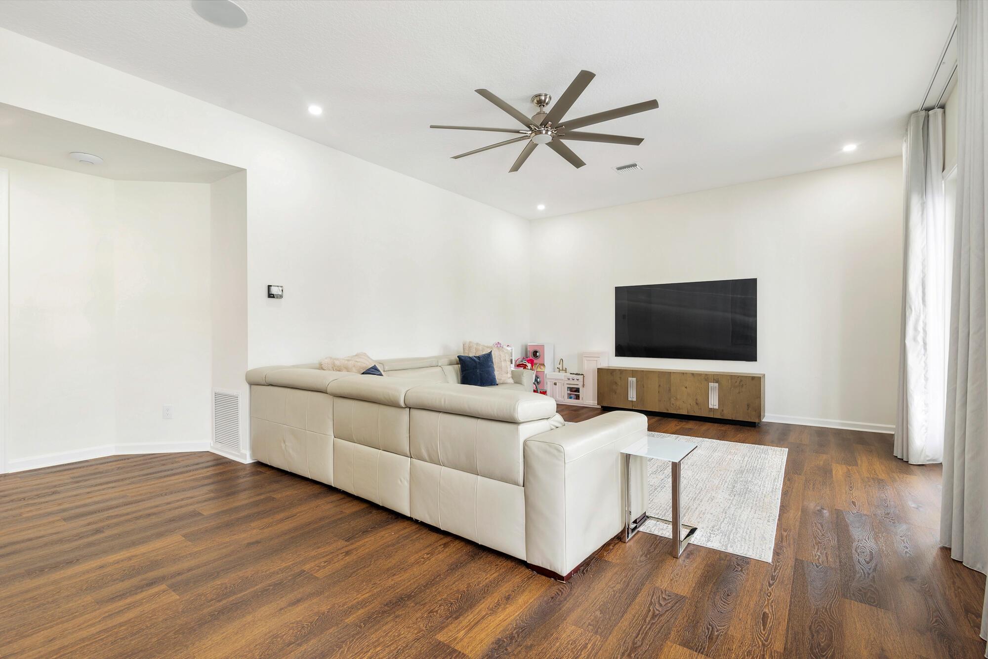 15395 Hawker Lane
