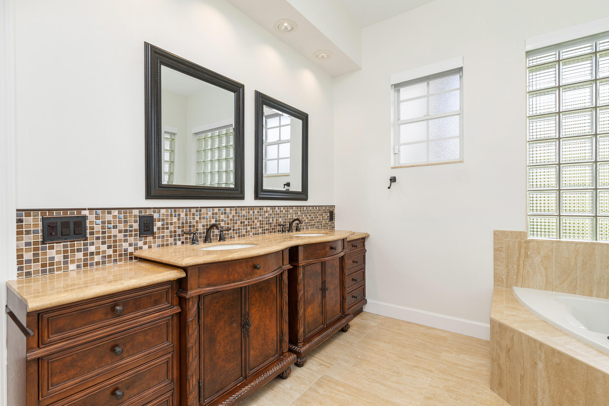 15395 Hawker Lane