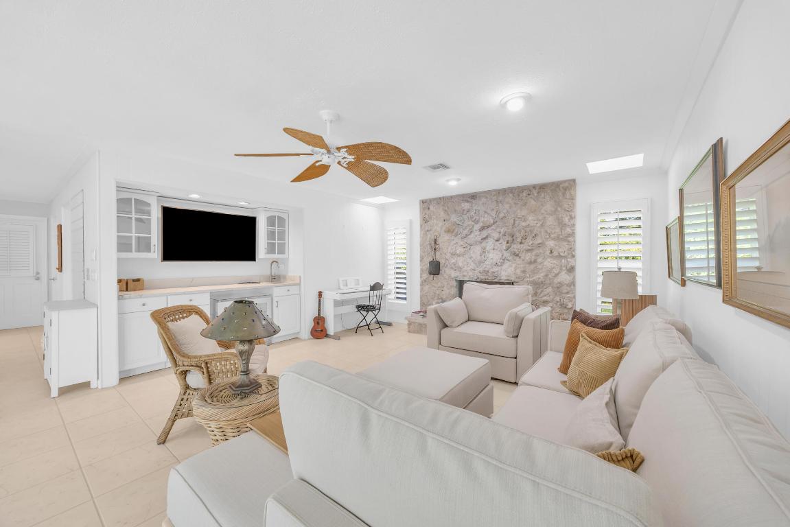 136 SE Turtle Creek Drive