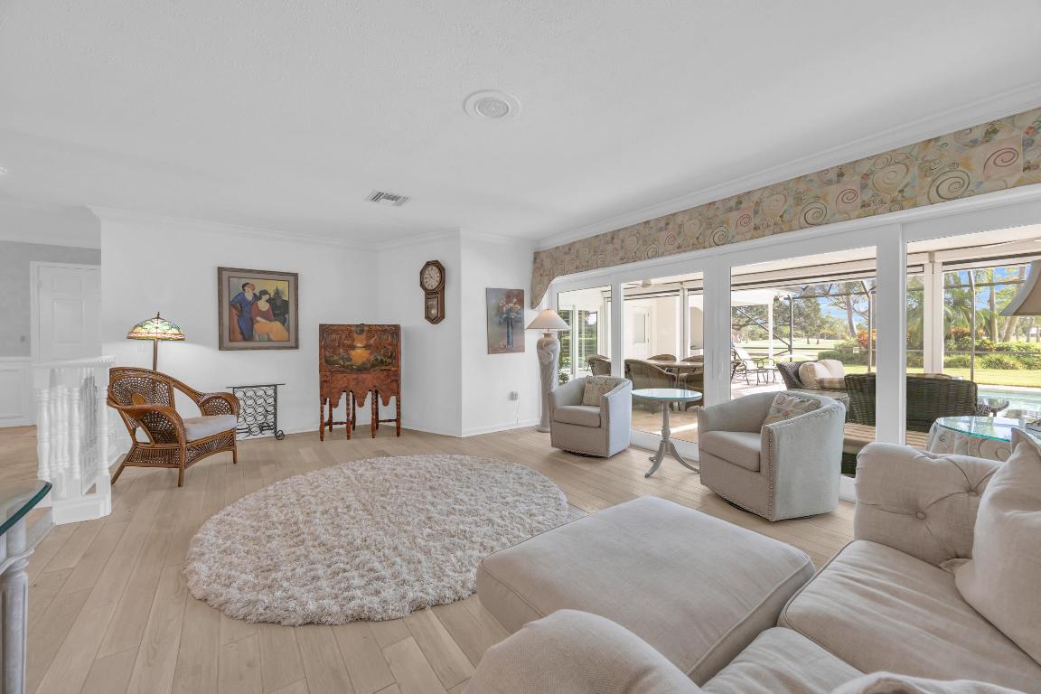 136 SE Turtle Creek Drive