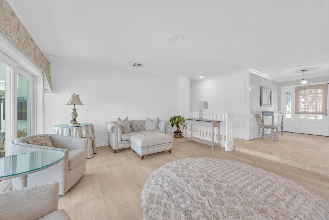 136 SE Turtle Creek Drive