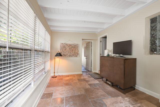 322 Valencia Road