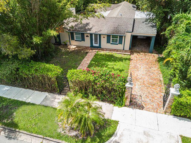 322 Valencia Road
