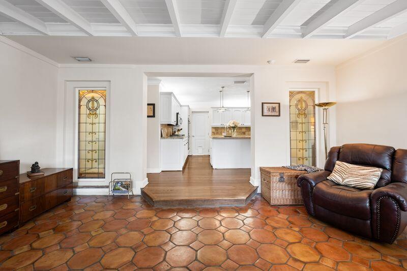 322 Valencia Road