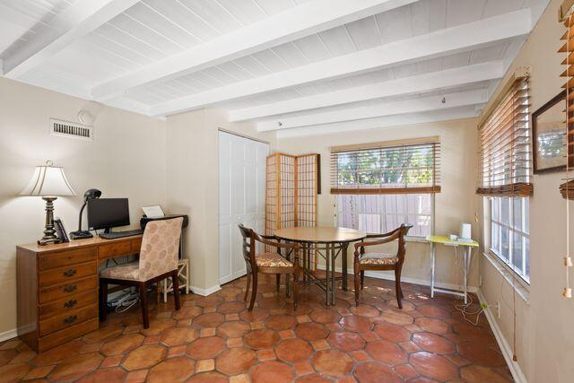 322 Valencia Road