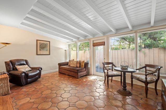 322 Valencia Road