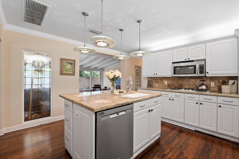 322 Valencia Road