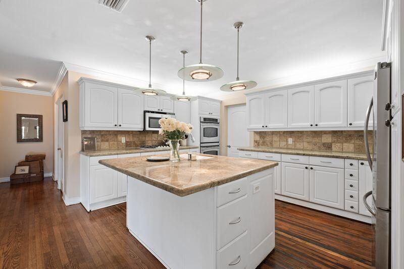 322 Valencia Road