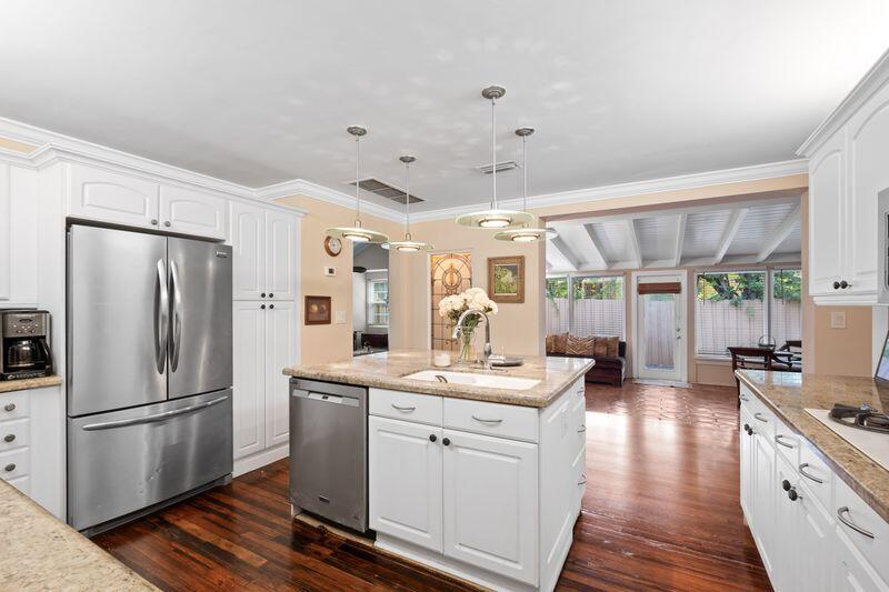 322 Valencia Road