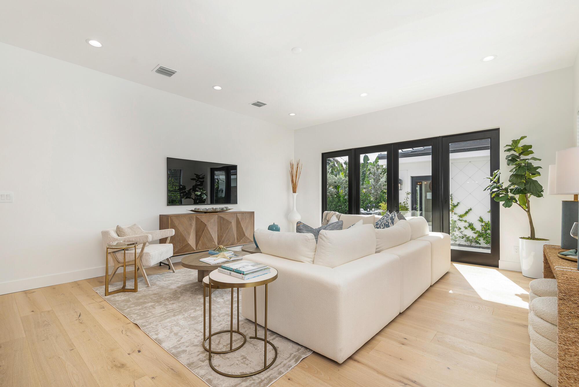 338 Alhambra Place