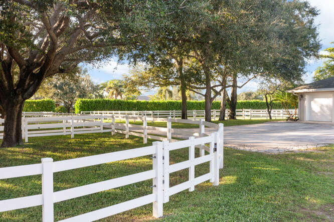 2760 Appaloosa Trail