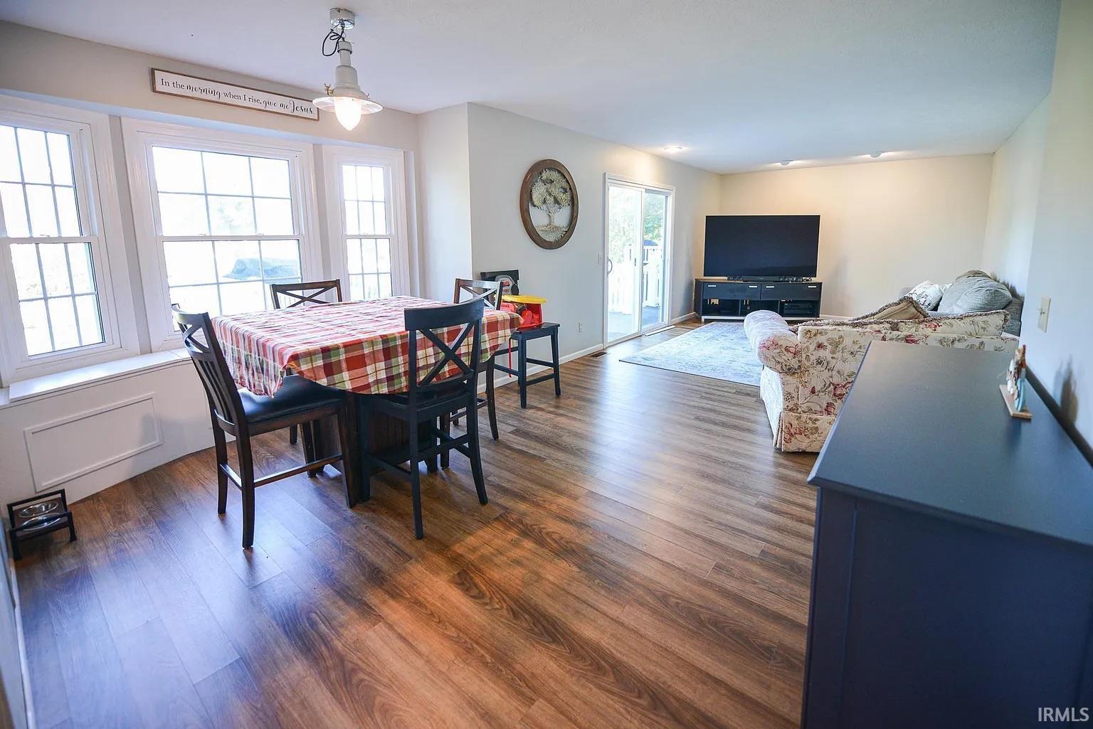 218 E Dellview Drive