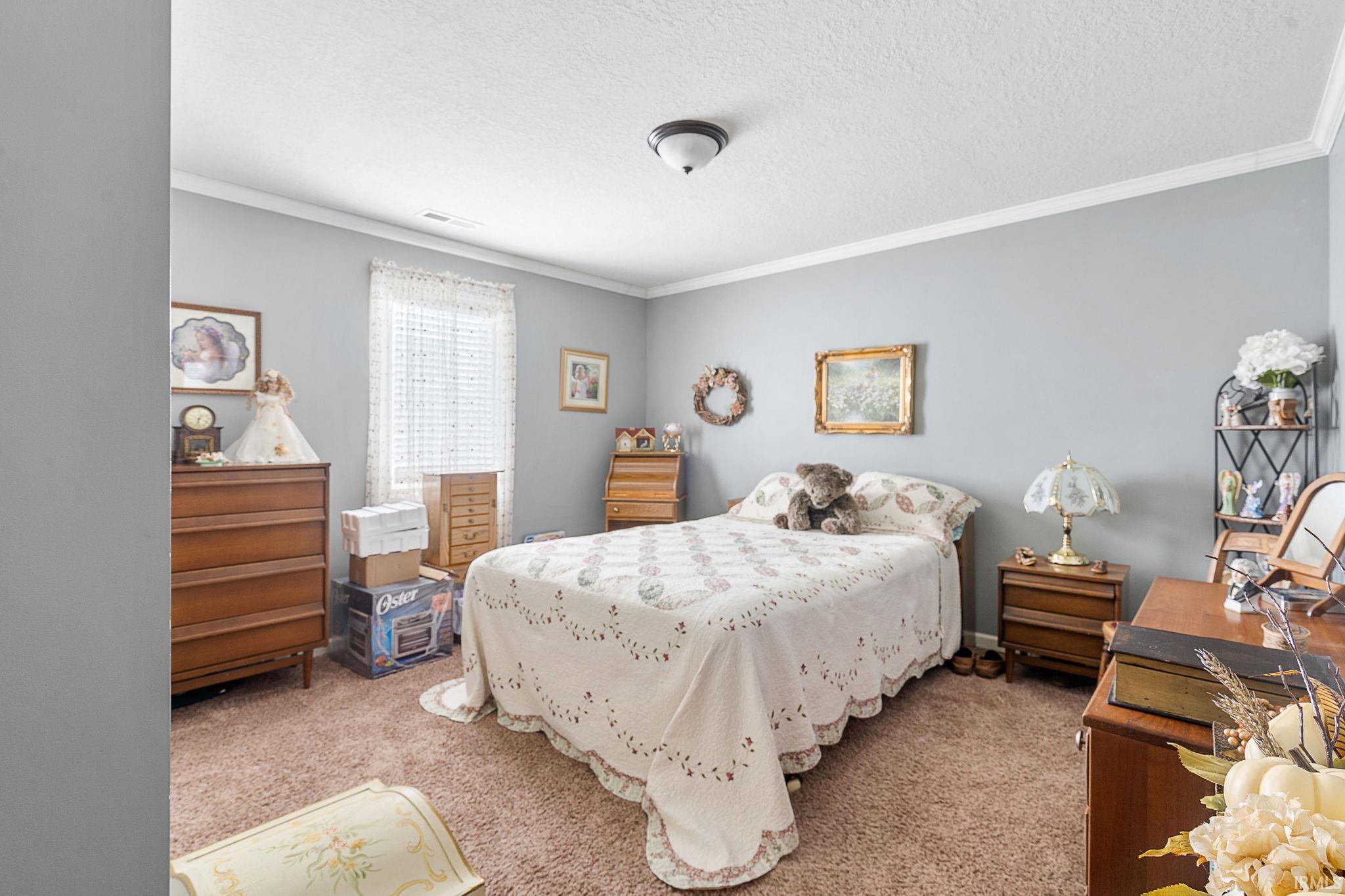 2506 Pin Oak Court