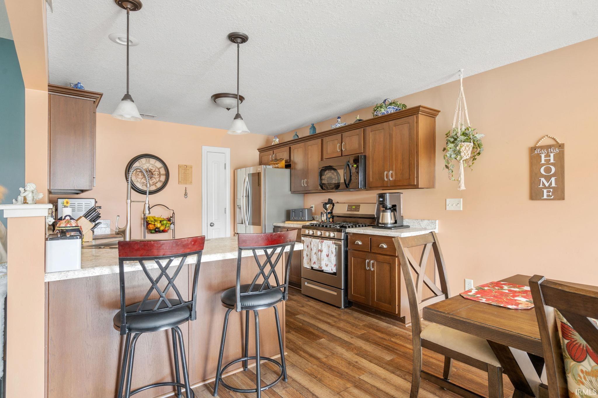 2506 Pin Oak Court