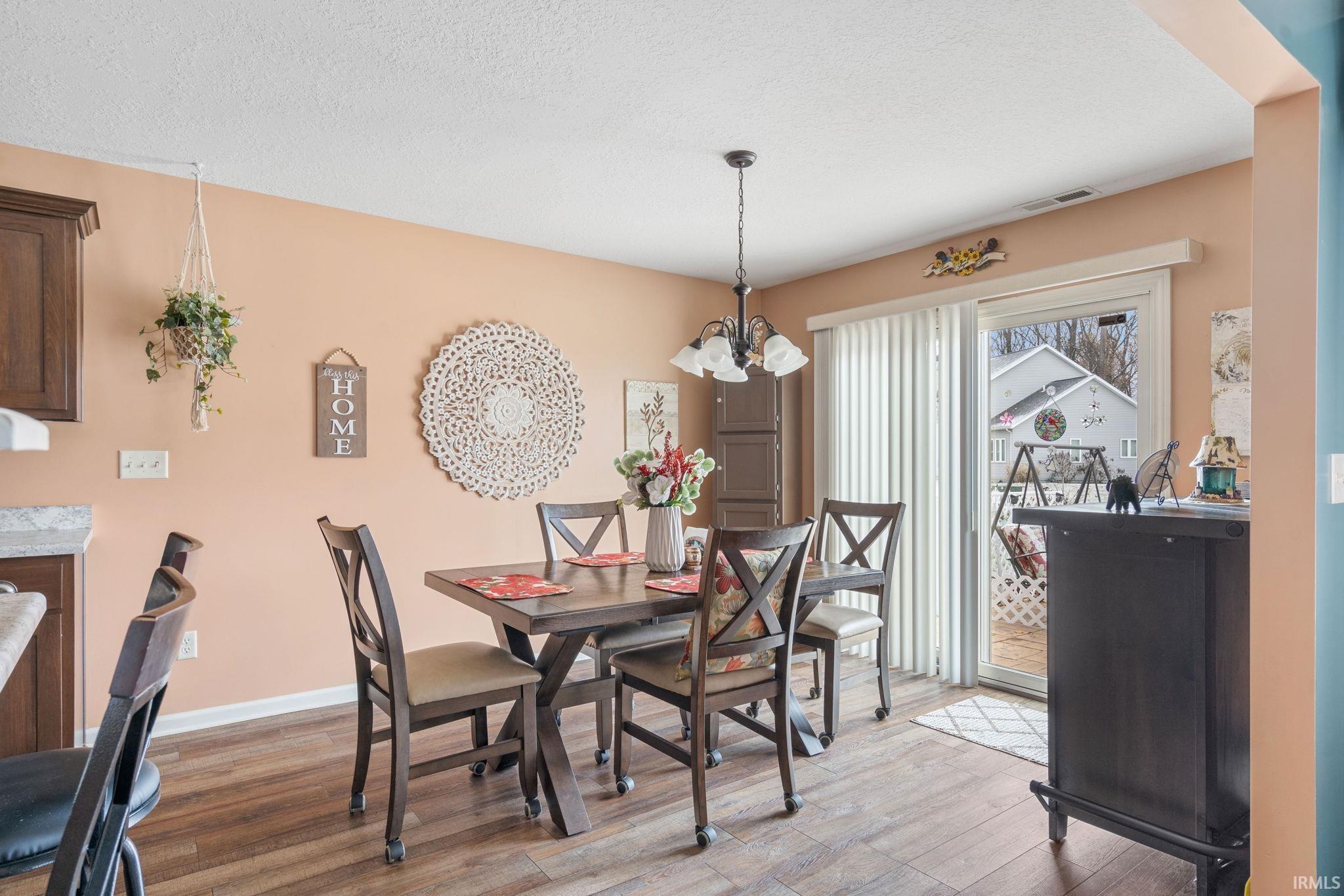 2506 Pin Oak Court