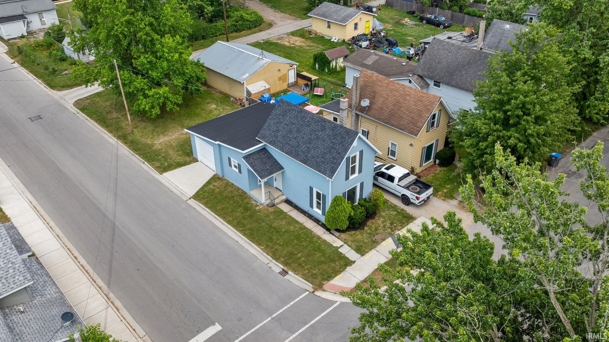 321 W Oakridge Avenue