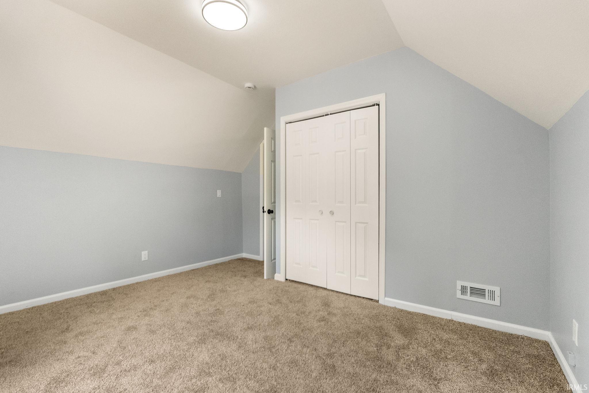 321 W Oakridge Avenue