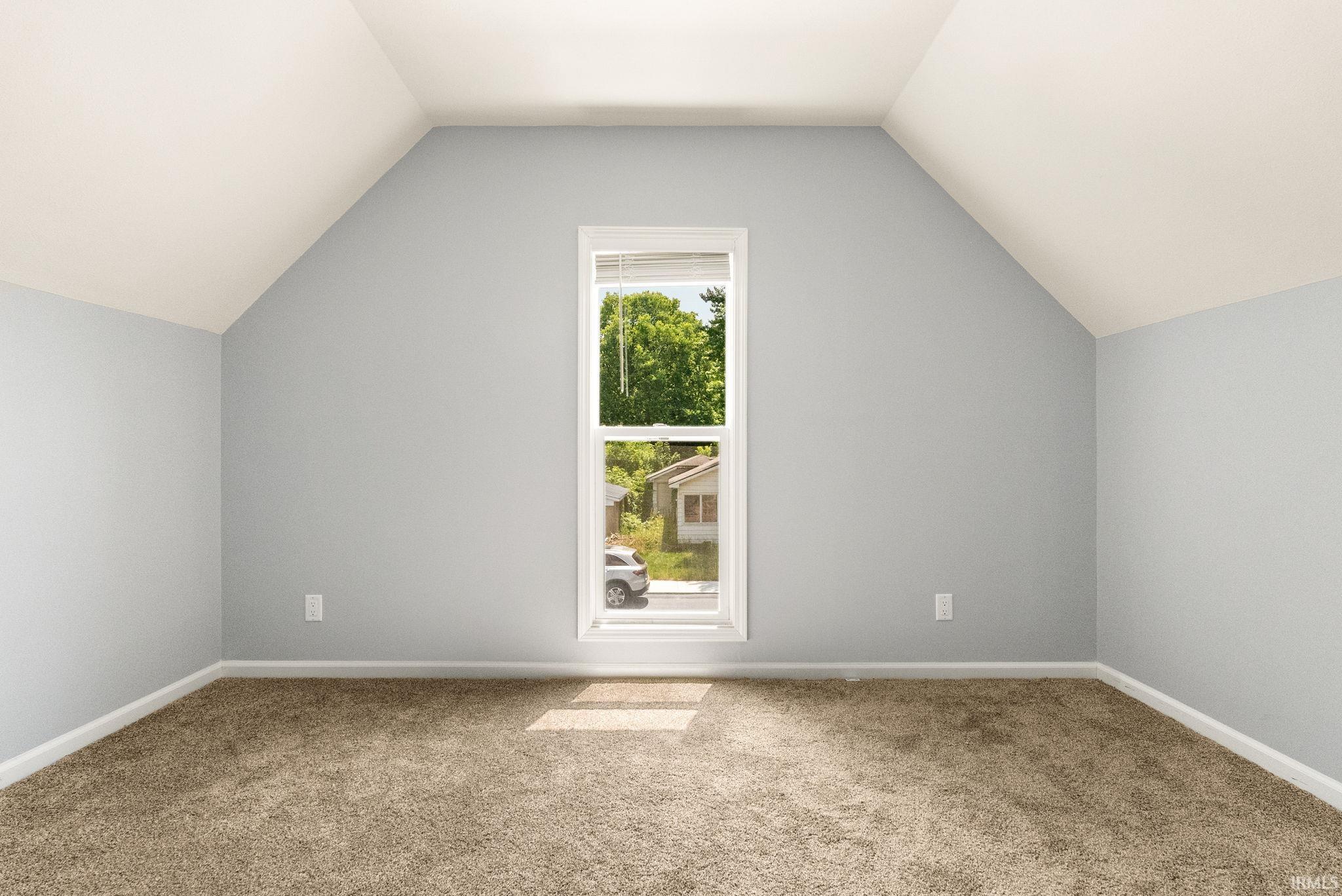 321 W Oakridge Avenue